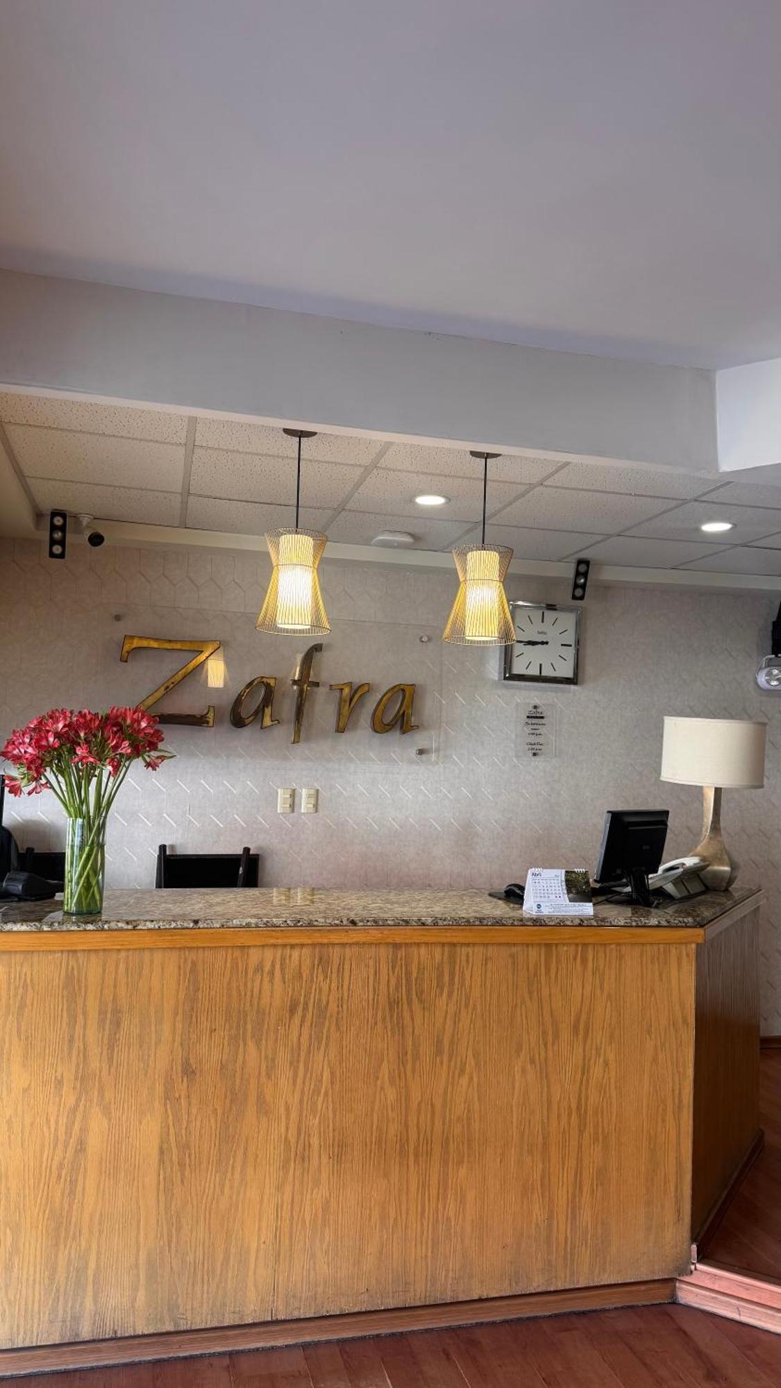 Hotel Zafra Торреон Экстерьер фото